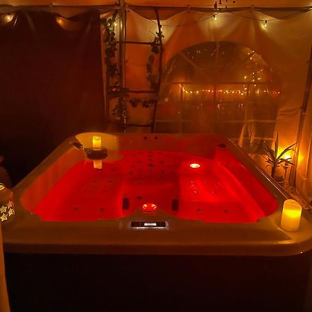 Choisy Le Jacuzzi Bed & Breakfast エクステリア 写真