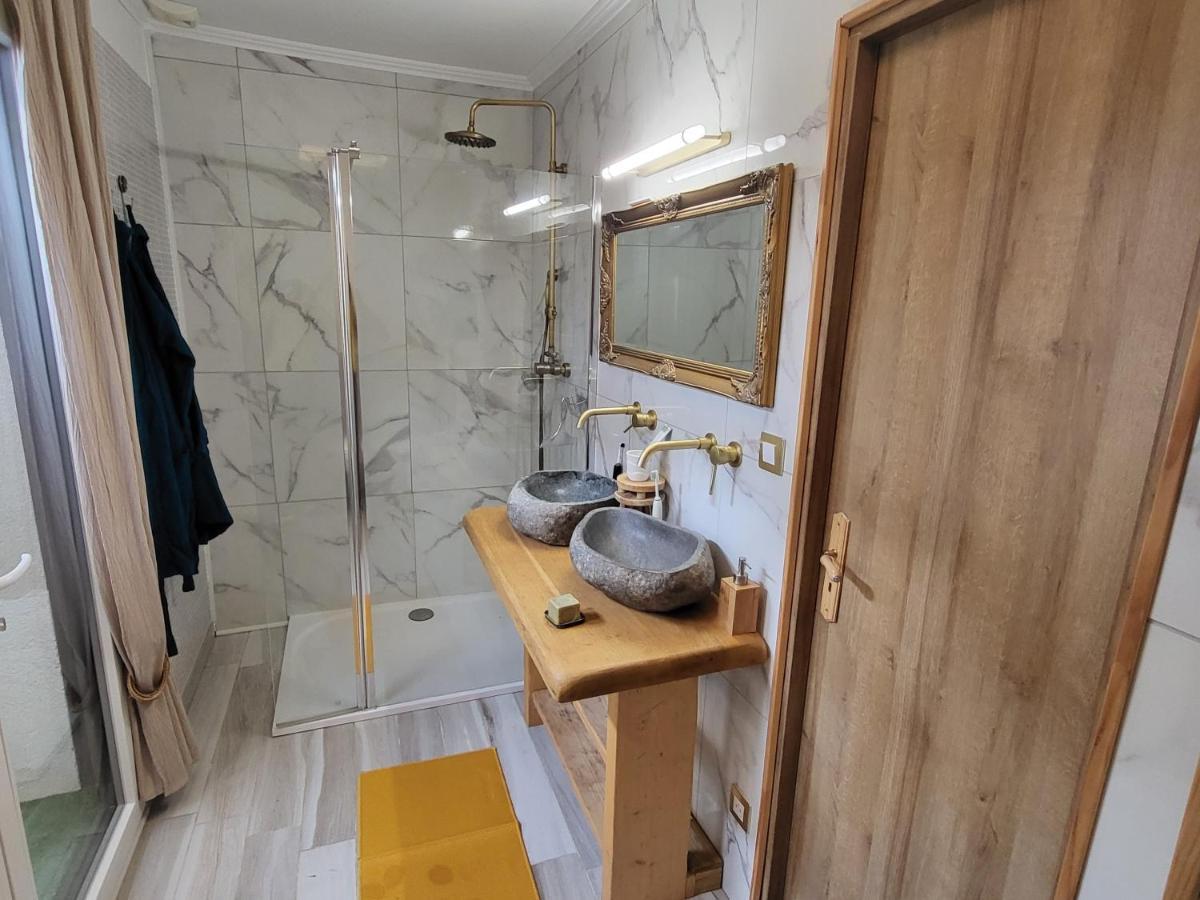 Choisy Le Jacuzzi Bed & Breakfast エクステリア 写真