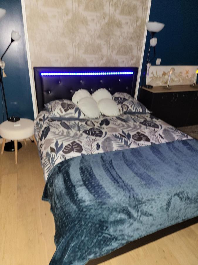 Choisy Le Jacuzzi Bed & Breakfast エクステリア 写真