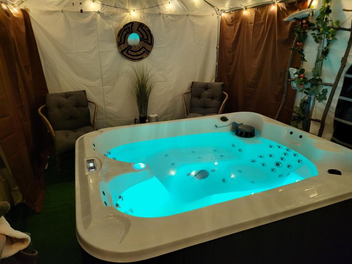 Choisy Le Jacuzzi Bed & Breakfast エクステリア 写真
