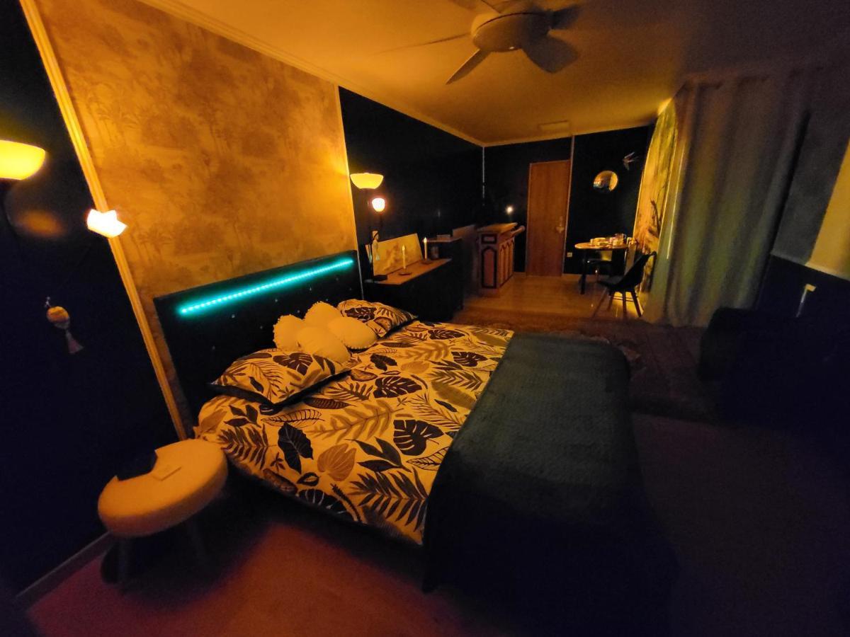 Choisy Le Jacuzzi Bed & Breakfast エクステリア 写真