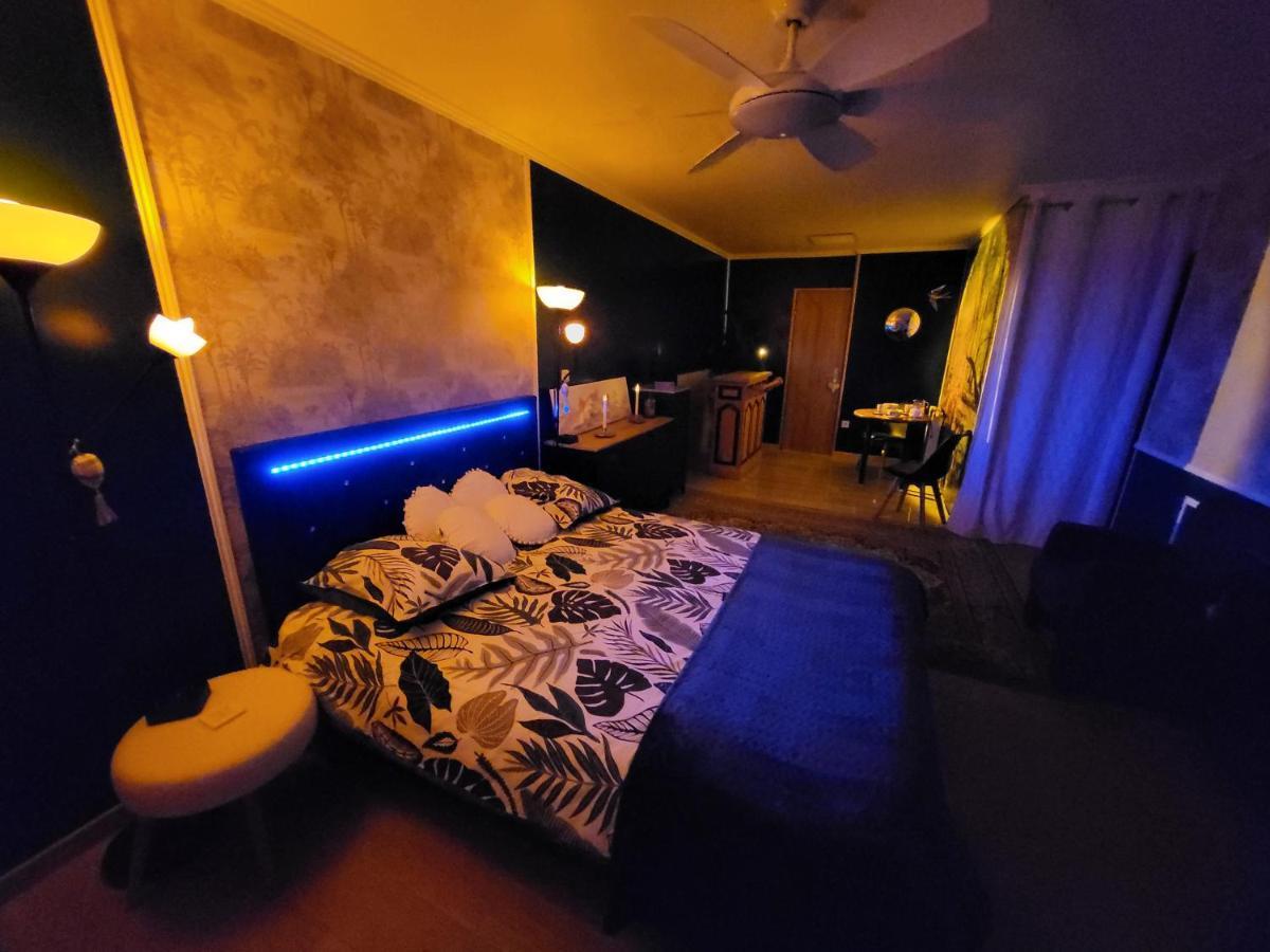 Choisy Le Jacuzzi Bed & Breakfast エクステリア 写真