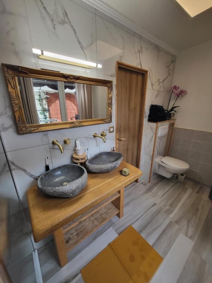 Choisy Le Jacuzzi Bed & Breakfast エクステリア 写真